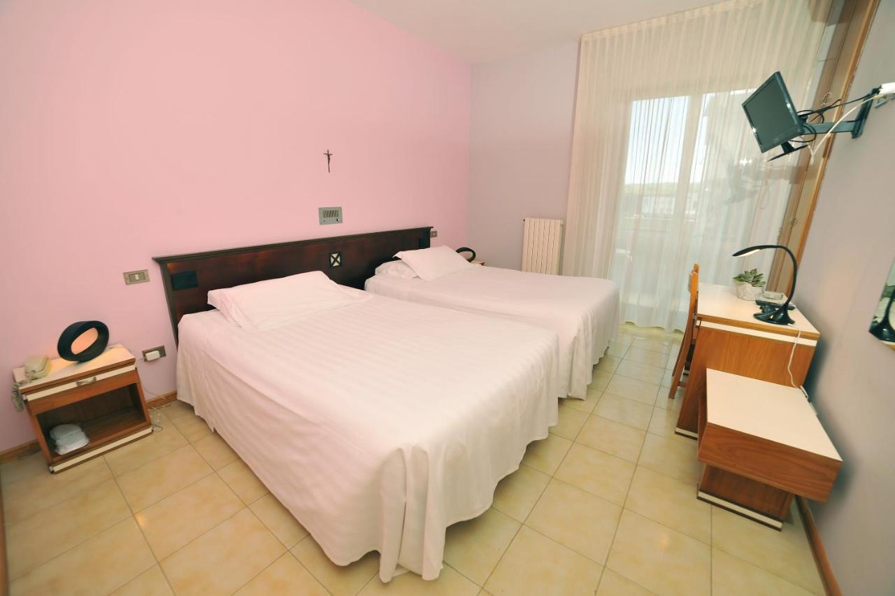 Hotel San Crispino Morrovalle Экстерьер фото