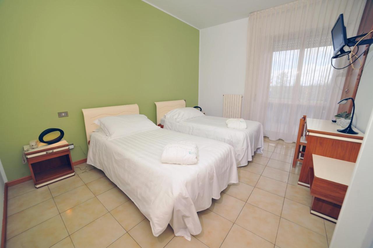 Hotel San Crispino Morrovalle Экстерьер фото